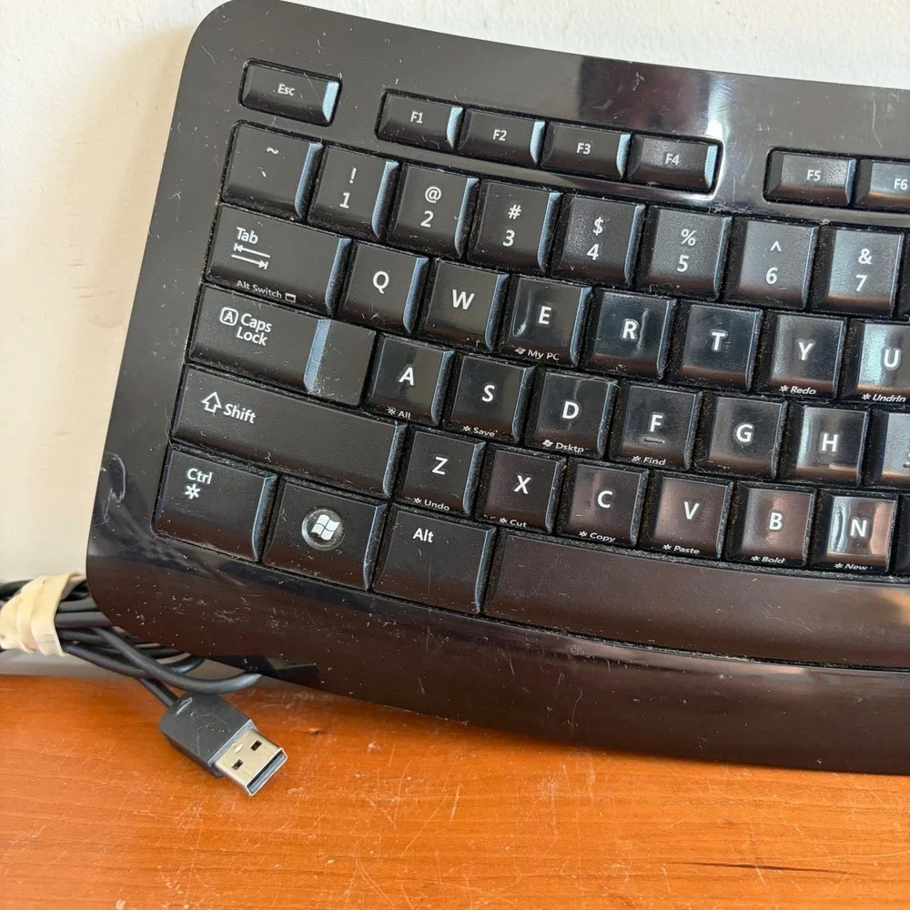 Microsoft Comfort Curve Keyboard 3000 Wired USB Ergonomic Black Model 1482